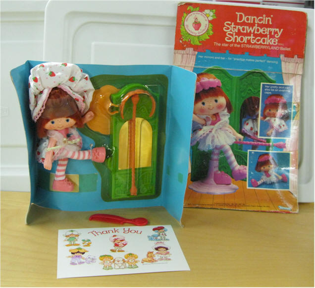 vintage strawberry shortcake dolls in box
